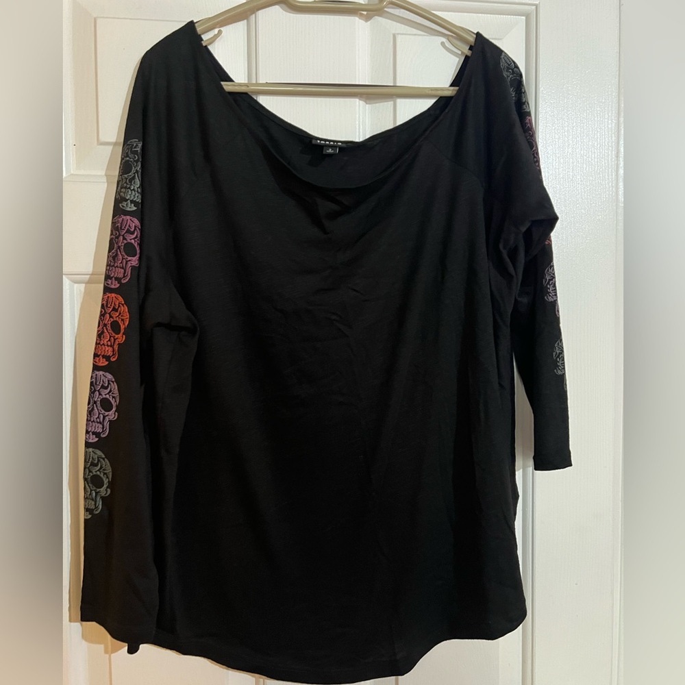 Torrid One Shoulder Skull Top